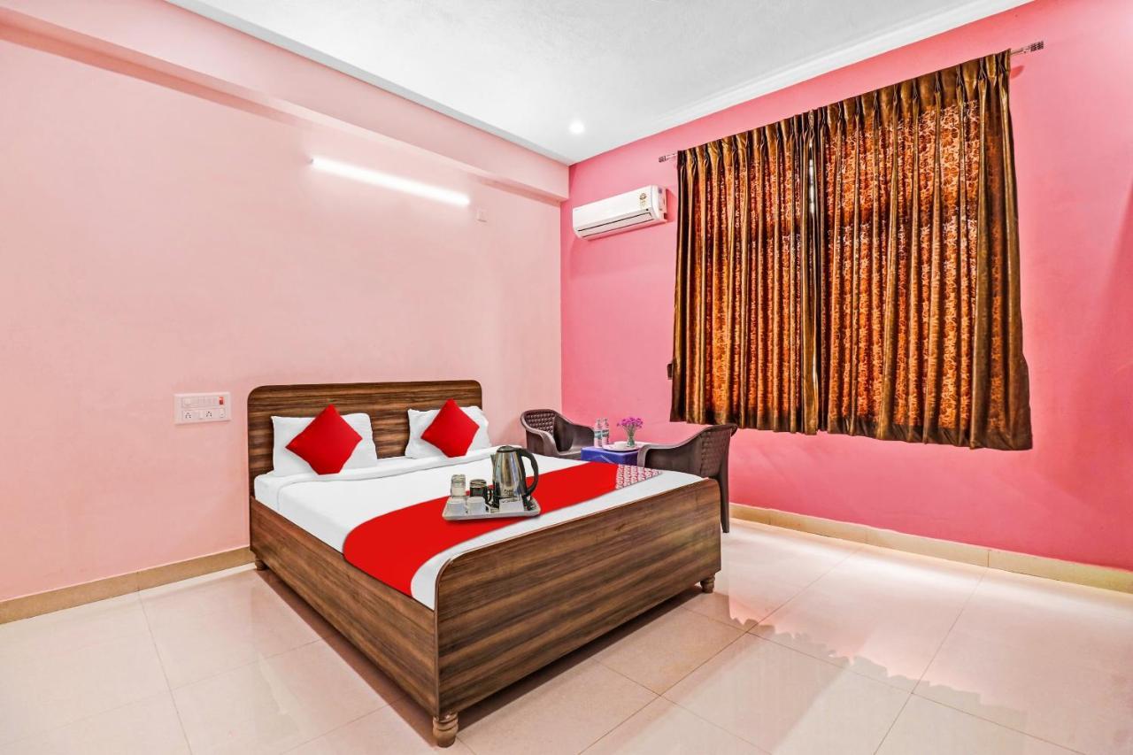 Oyo Flagship Hotel Golden Suites Бангалор Экстерьер фото